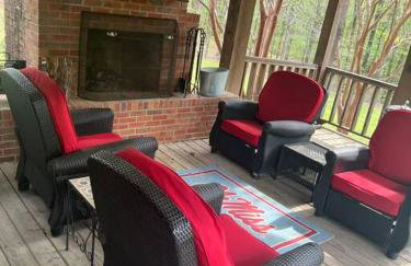 Oxford Chalet Getaway with Lake/Beach Access - Foto 1