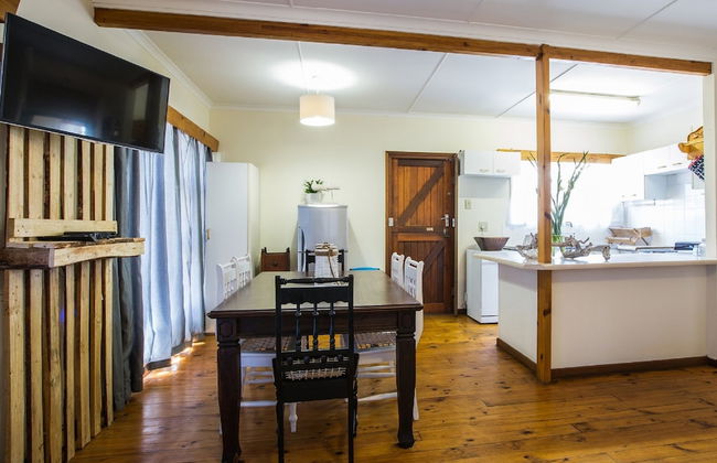 Loddeys Beach House - Photo 6