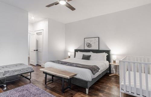 Ann Avenue Spacious 3BR Home with Games, Yard and Near Downtown - Photo 13