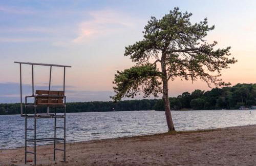 Pool and Screened Deck! Home 2 Mi to Mashpee Commons - Foto 39