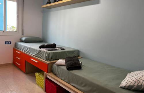 Cozy Beach House with Pool & BBQ - Foto 8