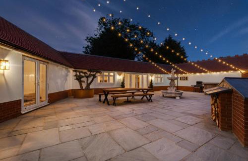 Merry Lakes - Luxury Lakeside Escape with Pool - Just 30 Minutes from London - Foto 65