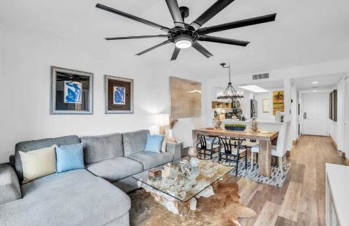 Designer Furnished and Views - Photo 2