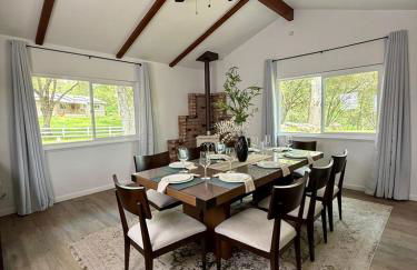 The Happy Cabin w/ hot tub - Foto 25