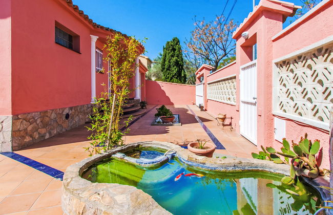 5 bedroom House in Castelló d'Empúries with private pool and garden - Photo 24