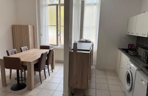 OULLINS T3 COSY 70M2 - 6 Pers 2 Chambre - 2 Mezzanines Métro & centre à Pied - Foto 5