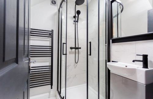 Ashton Getaway Sleeps 14 Free Parking - Foto 35