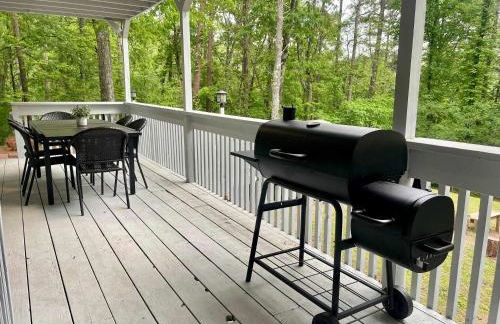 Large Hillside Retreat with Pool and Hot Tub - Foto 53