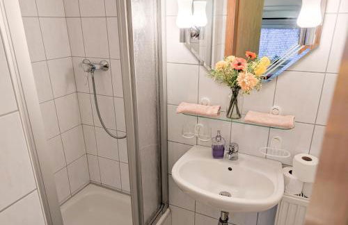 L4 - Urlaubsmagie - Kleine Wohnung am Wanderweg - Foto 7