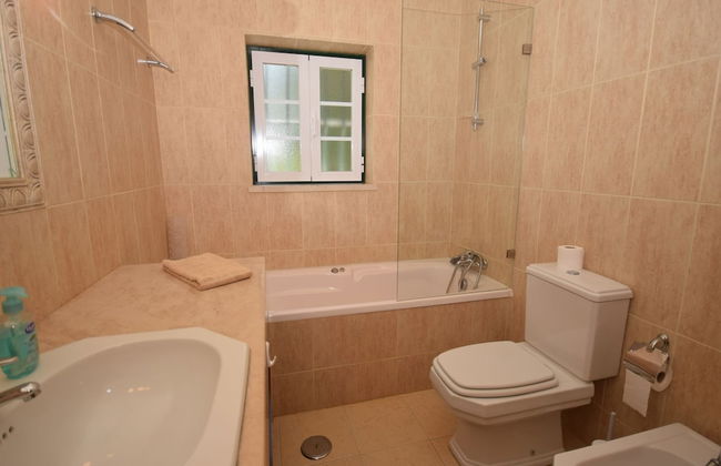 Family Retreat With Pool; Caldas da Rainha - Photo 18