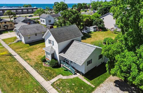 Cozy Downtown Cottage Near Beach and Pier - Foto 33