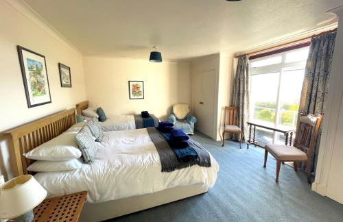 Beautiful 4BR Period Home With Spectacular Views - Pass the Keys - Photo 17