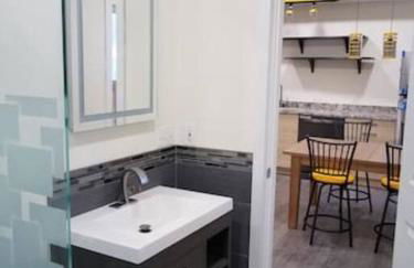 Super Close to Hot Spots in Ohio City, Cleveland - Foto 14