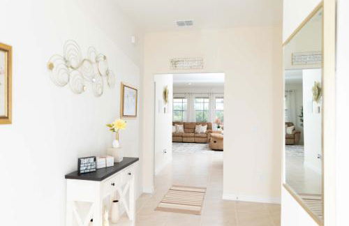 Marvelous Villa, South facing pool and hot tub, themed bedrooms near Disney - Foto 44