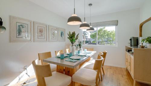 Seaside Home with Hot Tub and Patio Close to Beaches! - Foto 3