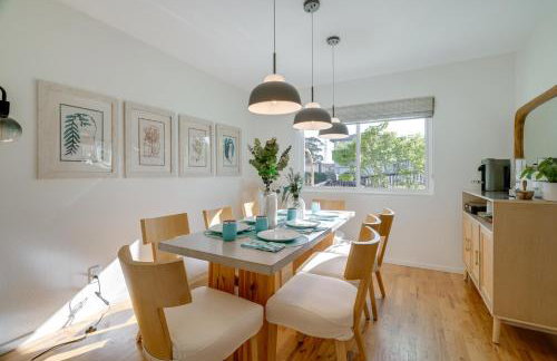 Seaside Home with Hot Tub and Patio Close to Beaches! - Foto 3