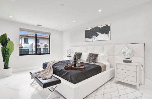 4BR w htd Pool Walk to Las Olas 5mins to Beach - Foto 9