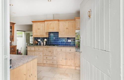 Beautiful Secluded 2 Bedroom Coach House - Foto 9