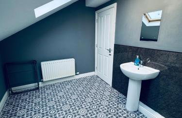 Queens Townhouse - 4 Bedrooms - Sleeps 9 - Foto 5