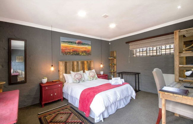 The Minimalist - Photo 3