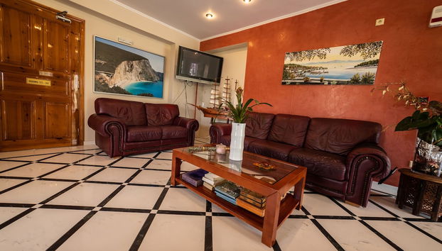 Coin salon dans le hall