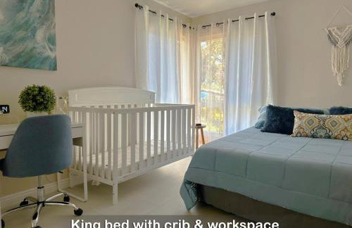 Entire Private Home with 3 Bedrooms 2 Bathrooms, Family Home Free Pool, Tub and Parking, Available Now - Foto 9