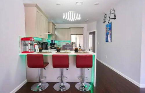 W3S - Large 7br 3bath - Sleeps 20 - 3 Living rooms - Yard and Deck - Foto 38