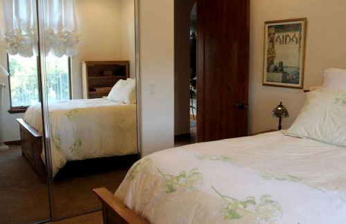 Romantic and Relaxing Villa Retreat with a Jacuzzi near Somis, California - Photo 15