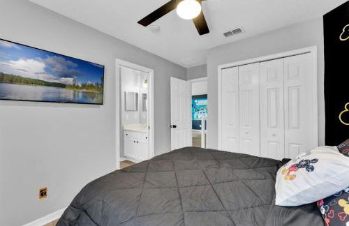 Feel the magic in this huge 7BR Disney Villa! w Theater Arcade Pool Spa - Foto 51