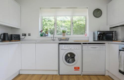 8 Iris Cottage 4-BR Coastal Home in Suffolk - Foto 16