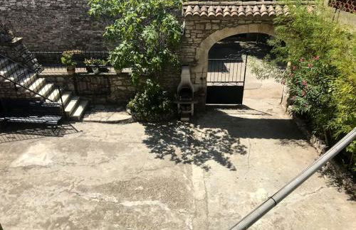 Location chaleureuse à Orgnac-l'Aven avec piscine partagée - Foto 20