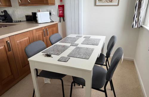 Ground Floor Beachside Apartment - Photo 7