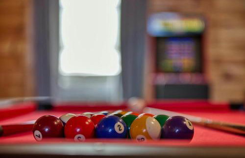 Serenity, A Rustic Log Cabin Retreat - Foto 27