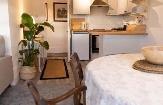 Charming Apartment with Prime Location - Foto 16