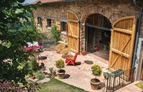 Lovely Home In Thizy-Les-Bourgs - Foto 17