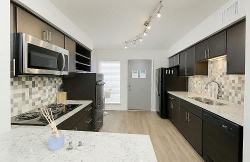 Perfect Location 2BR 5 Min Walk to Galleria Marquee Uptown - Foto 18