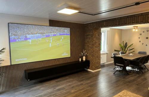 Geräumiges Apartment mit XXL Leinwand I Parkplatz I WiFi - Foto 6