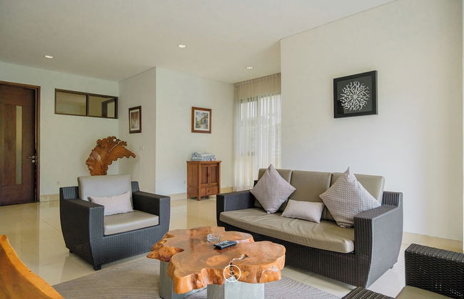 Chamomile Hill View 6BR Villa pool and movie room - Photo 11