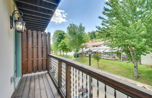 Walk to Main St and River Downtown Helen Condo - Foto 18