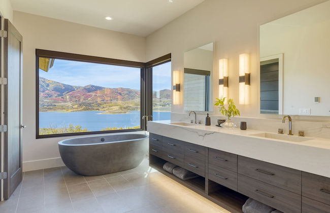 Reflection by Avantstay Sleeps 18 Lake Views Hot Tub Game Room - Foto 29