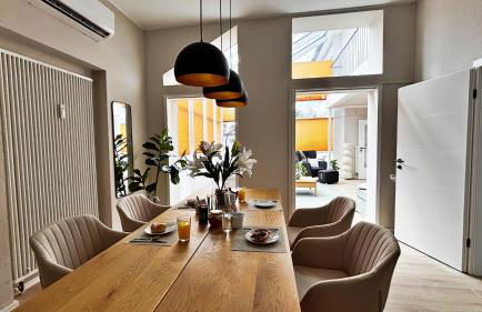 Sonnenplatz mit Parkplatz - Zentral und Elegant - Foto 1