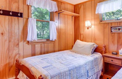 Dock and Rowboat Beechnut Bungalow on Keuka Lake - Foto 14