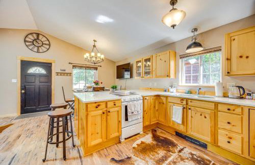 Cabin in Eleven Mile Village with Patio and Gas Grill! - Foto 7