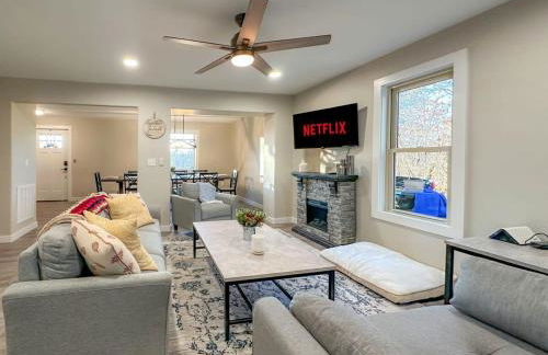 Spa Lodge Sleeps 9 Sauna Hot Tub Mtn Views - Foto 3