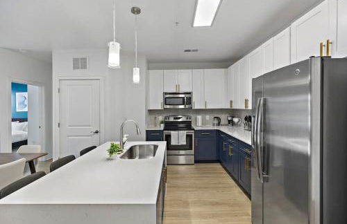 Modern 2BD - 5 Min DT, Gym, Parking, W-D - Sleeps 12 - Foto 18