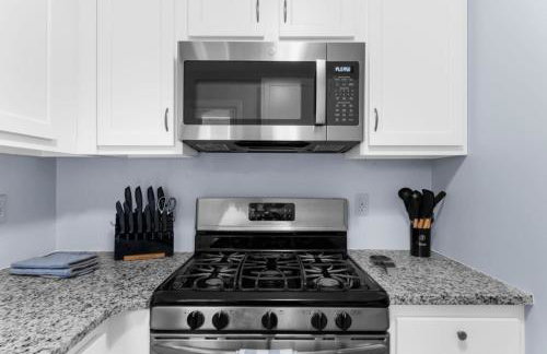 Willow Haven 2BR Cozy Retreat, Close to Hartford - Foto 4