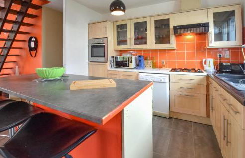 Beautiful Home In Auberville With Wifi - Photo 13