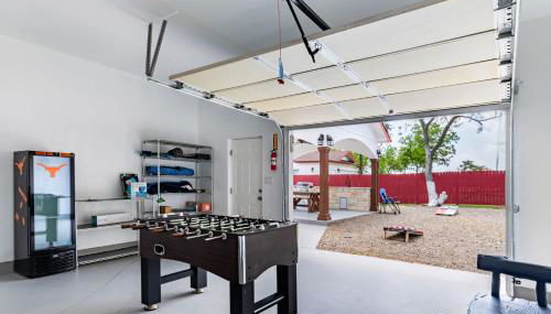 Family-Ready 4BR with Yard & Kids Playground - Foto 2, Game Room