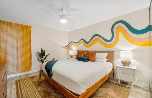 Fun cozy beach retreat! Steps to beach, heated pool & pickleball - Foto 2