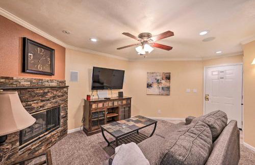Condo with Patio and Pool Access in Greenwood Village! - Foto 5